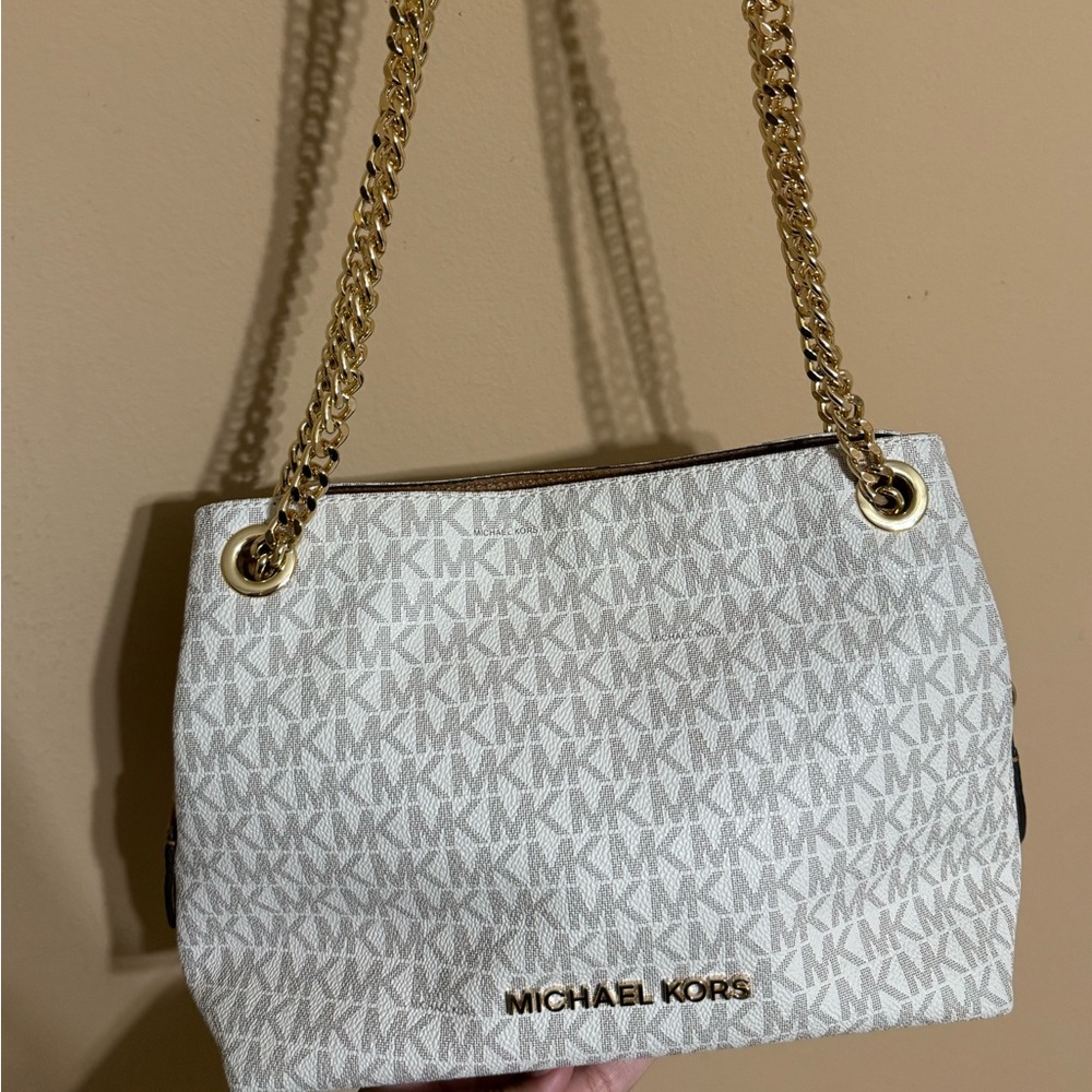 Michael kors white crossbody SOLD